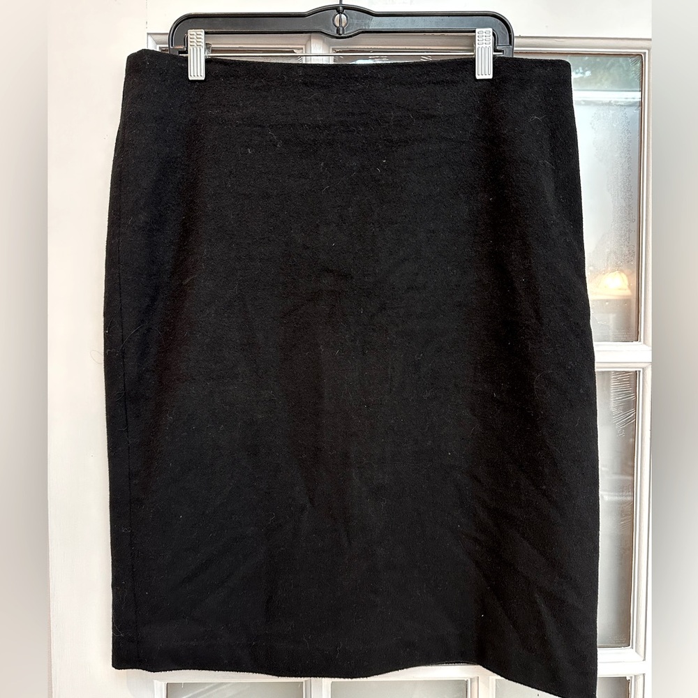 Vintage Lord & Taylor Black Wool Pencil Skirt Knee-length Work Career Size 12